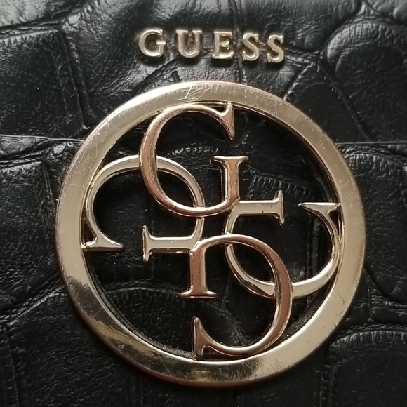 Guess Wallet - Picture 2 of 12